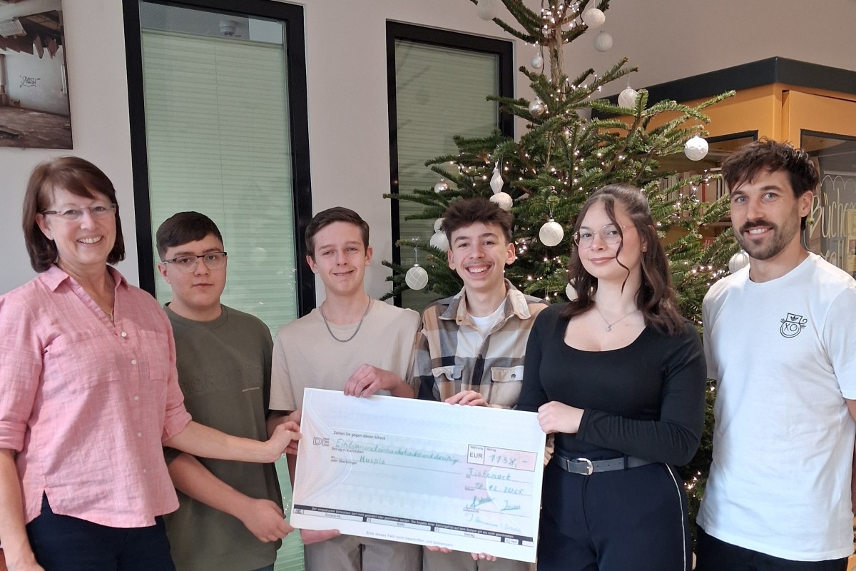 Spende / 1138 Euro Projektgruppe Radfahren 10. Klasse